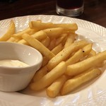 イタリア食堂SORA - ◆ポテトフライ（S:400円）・・Sでも量がタップリ。添えられたマヨネーズが美味しいですね、 少しニンニクが入っているような気がします。