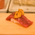 男鮨 - マグロ赤身もウニのせ