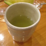 天寿し - お茶も最後は粉茶系から変わります。お煎茶でスッキリ