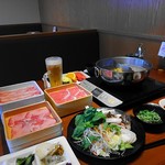 しゃぶ食べ - 牛豚食べ放題  休日ランチ大人   ￥1490