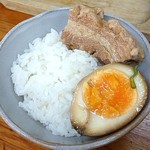 自家製ミニ角煮丼