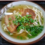 鶴亀 - 沖縄三枚肉そば(大) 