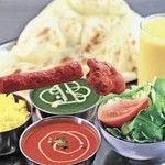 アジアン ダイニング アンド バー エベレスト - 