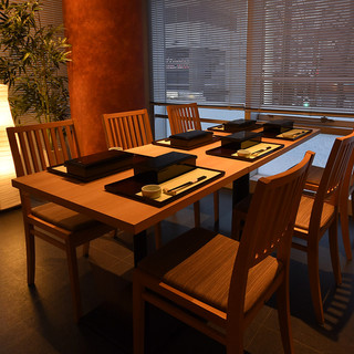 We offer a variety of completely private rooms. We have spacious seats available depending on the number of people.