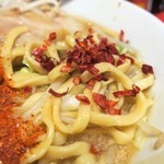 ラーメン二郎 - 粗挽き唐辛子投下～♪