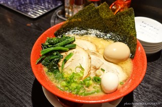 yokohamara-memminatoya - 2018年5月　濃厚豚骨醤油ラーメン+チャーシュー+味玉【690+250+100円】こいくち、鶏油多め