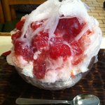 だるまや餅菓子店 - 氷ミルクイチゴ（自家製シロップ、980円）