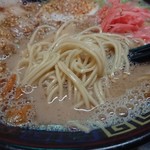 Taihou Ramen - ・ちょっと色が濃いと思えた麺