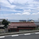 梅乃家 - 店舗前から浦賀水道が見えます対岸は横須賀かな