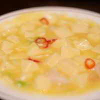 中国飯店 紫玉蘭 - 黄麻婆豆腐定食 900円 の黄麻婆豆腐