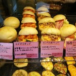 セシュエット - 全部食べてみたくなる！本格的な具を挟んだフォカッチャサンド