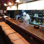 あんらく亭 - 店主とカウンター席