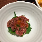 牛匠 緒つじ - 低温調理ユッケ。