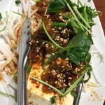 牛匠 緒つじ - 豆富サラダ。見ればわかるよ！