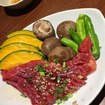 牛匠 緒つじ - ジャバラ焼と野菜焼き。