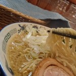 中華蕎麦 春馬 - 麺上げ⤴️