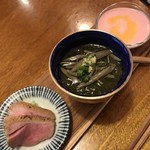和人 - おばんざい3点 合鴨ロース煮 もずくじゅんさい ビーツの冷静ポタージュ
