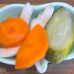 豚丼きみお - 漬物付き