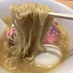 らぁ麺 鳳仙花 - 菅野製麺所の全粒粉入り多加水ストレート麺