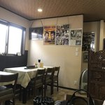 レストラン香港 - 店内写真  プロレスファンはお宝いっぱい