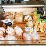 手づくりパン工房 やねのうえのガチョウ - 