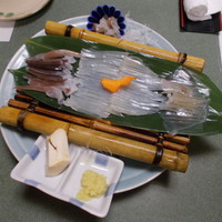 海鮮家 はこだて 本店 - 活イカのお刺身。