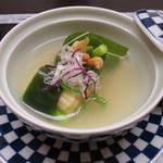 蓋物：ニセコ町産アスパラとずわい蟹の昆布巻き