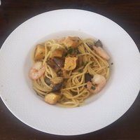 ヴィア トスカネッラ - 海老と揚げ茄子とじゃが芋のペペロンチーノ（真上から）（2018.7）