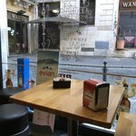 Bar La Licata - 欧州ぽい雰囲気の内観。