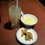 陳麻婆豆腐 - 先に来たスープ、ザーサイ、ドリンク