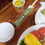 なにや - 冷やし中華にはカラシ付き