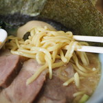 栄家 - 麺はこんな感じ