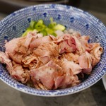 煮干らあめん　じんべえ - 肉飯（350円）