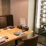 ROKU KANDA - 一階テーブル席