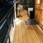 ROKU KANDA - 船のデッキをイメージしたエントランス