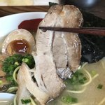 三四郎 - チャーシューのアップ