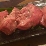 炭火焼肉 ぐら - この「芯舌」の厚みが凄いっ！！