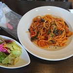 ピーノ - パスタランチのサラダとパスタ