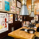 炭火焼肉 ぐら - この狭い雰囲気が、逆に落ち着きます！！