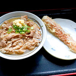 手打ちうどん 清水屋 - 肉うどんとちくわ天
