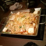 Tora go - 鉄板鍋（醤油味）