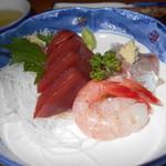 民宿みなと - 刺身（あじ、甘えび、まぐろ）