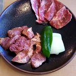 焼肉処 まるます家 - 豚サガリ&牛カルビ♬1080円
