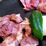 焼肉処 まるます家 - 手前が『生豚サガリ』♬