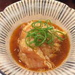 鳥田中 - 湯引きで絶品なのが別添えの胸肉卵黄和えです　これヤバい美味しさ