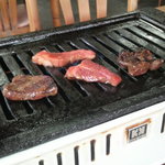 大門 - 昼間から一人焼肉の贅沢
      