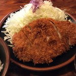 とんかつ かつ吉 - 大ロースかつ定食 160g スマホの大きさ位でカットは細め