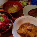 初島 - 煮魚と焼魚定食
