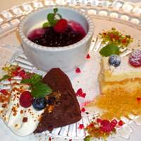 IL PINOLO 銀座 - ランチでは３種類のケーキからチョイス。どれも美味。