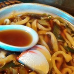 煮込みうどん かに屋 - 出汁を味わうなら、おすまし